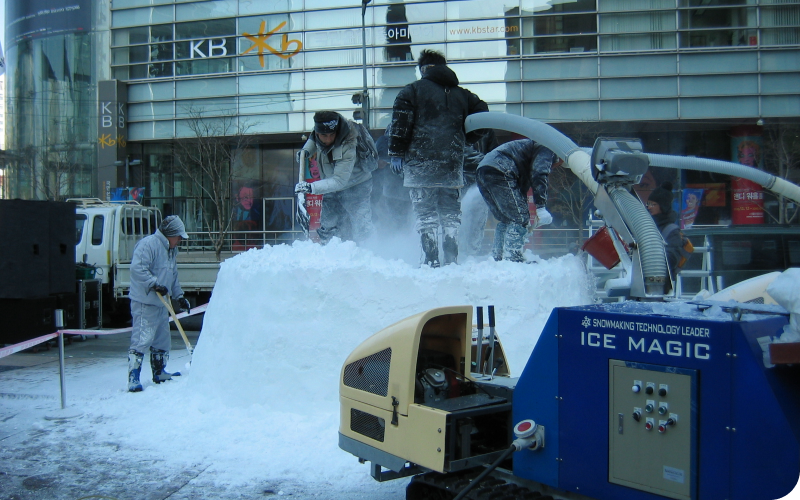 artificial snowmaker machine